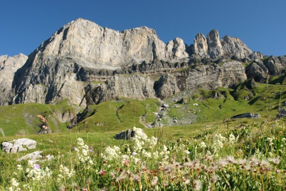 Tour of the Fiz mountain range